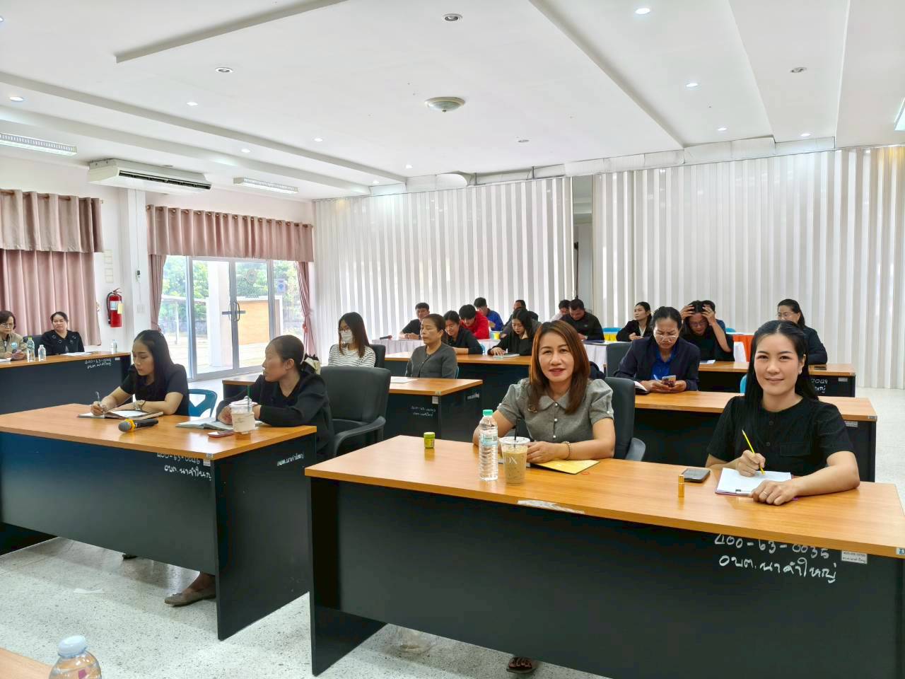 ประชุมผู้บริหารท้องถิ่น หัวหน้าส่วนราชการ พนักงานจ้างเเละเจ้าหน้าที่ องค์การบริหารส่วนตำบลนาคำใหญ่